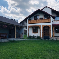 Camere de închiriat Casa Pintioi Ieud